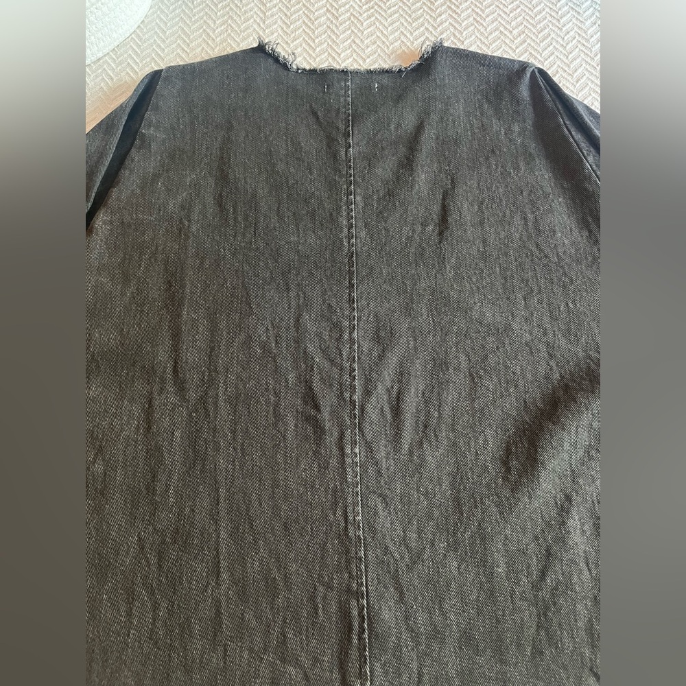 April Meets October Black Top - Picture 11 of 14